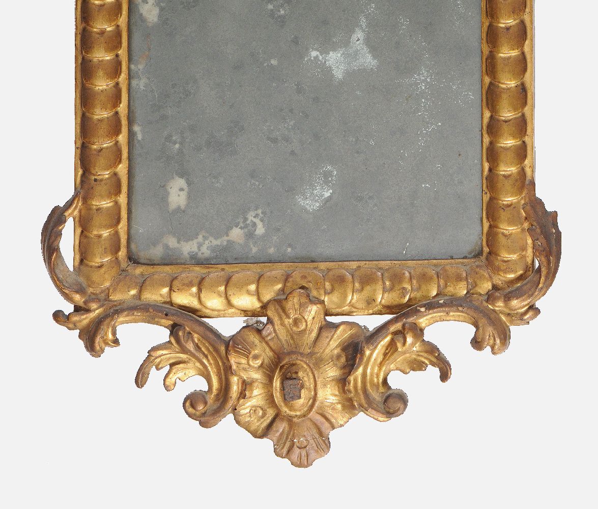 A pair of Continental carved giltwood wall mirrors - Image 5 of 7