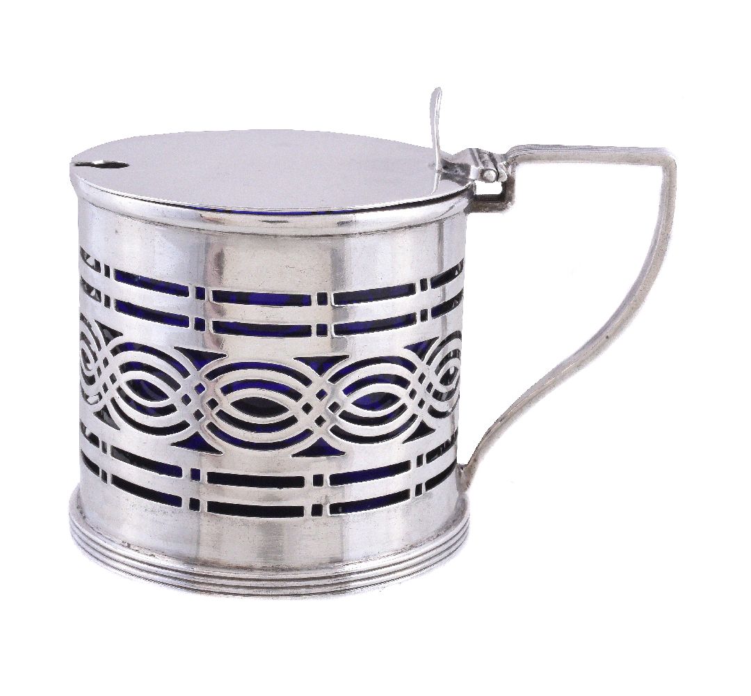A late Victorian silver drum mustard pot by Edward Barnard & Sons