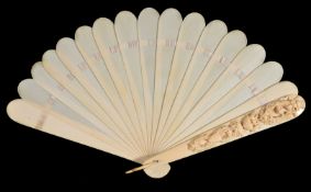 ϒ A European ivory brisé fan