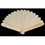 ϒ A European ivory brisé fan