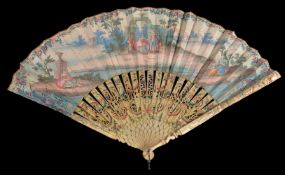 ϒ An ivory fan