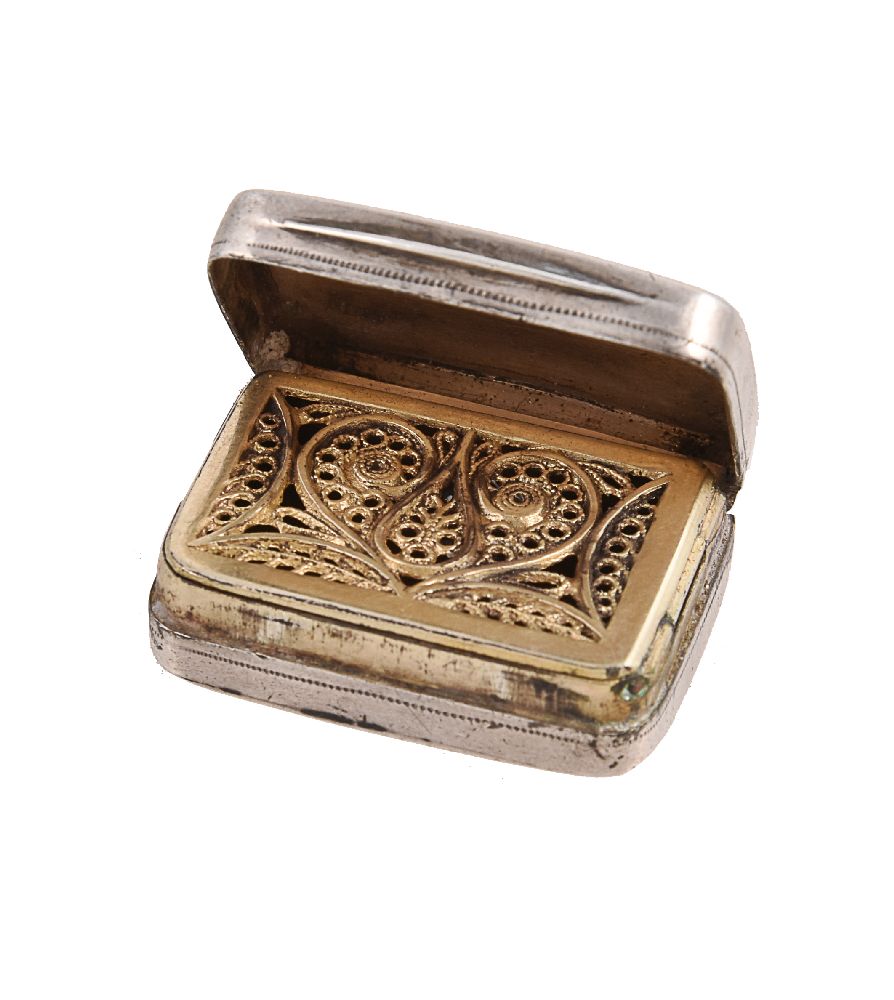 A George III silver vinaigrette - Image 2 of 2