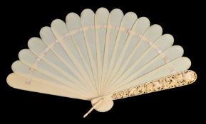 ϒ A European ivory brisé fan