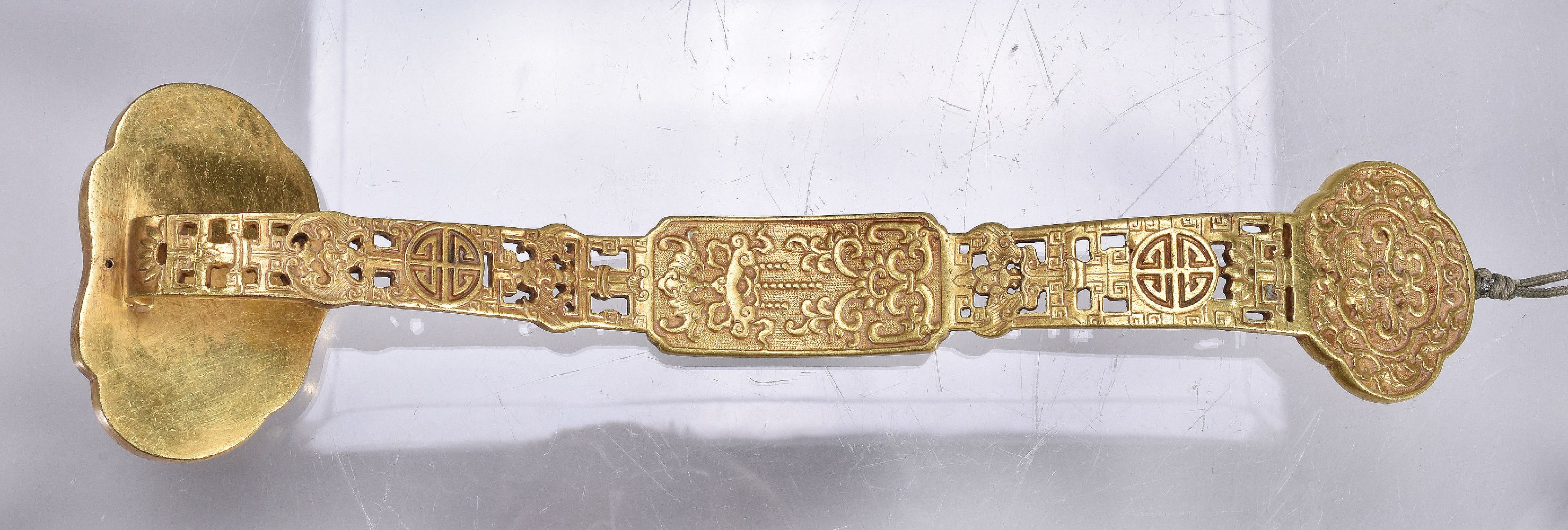 A Chinese gilt bronze ruyi sceptre - Image 3 of 6