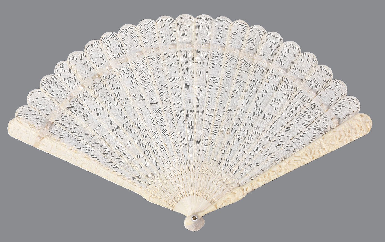 ϒ A Chinese Ivory Brise Fan