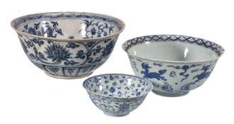 A Chinese blue and white &#8216;lotus scroll&#8217; bowl