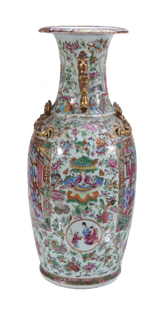 A pair of Cantonese 'Famille-Rose' vases - Image 6 of 7