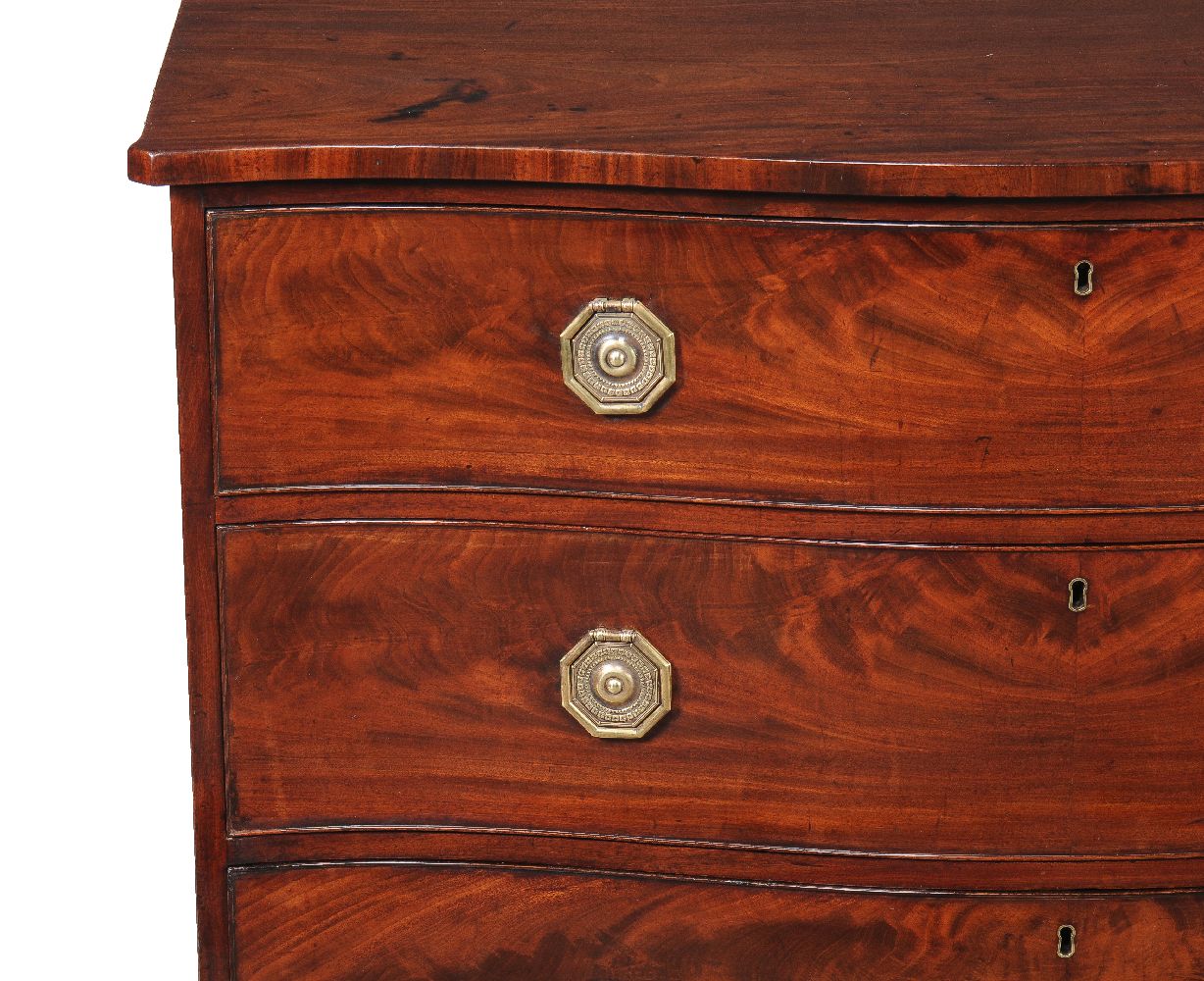 A George III mahogany serpentine fronted chest of drawers - Image 3 of 3