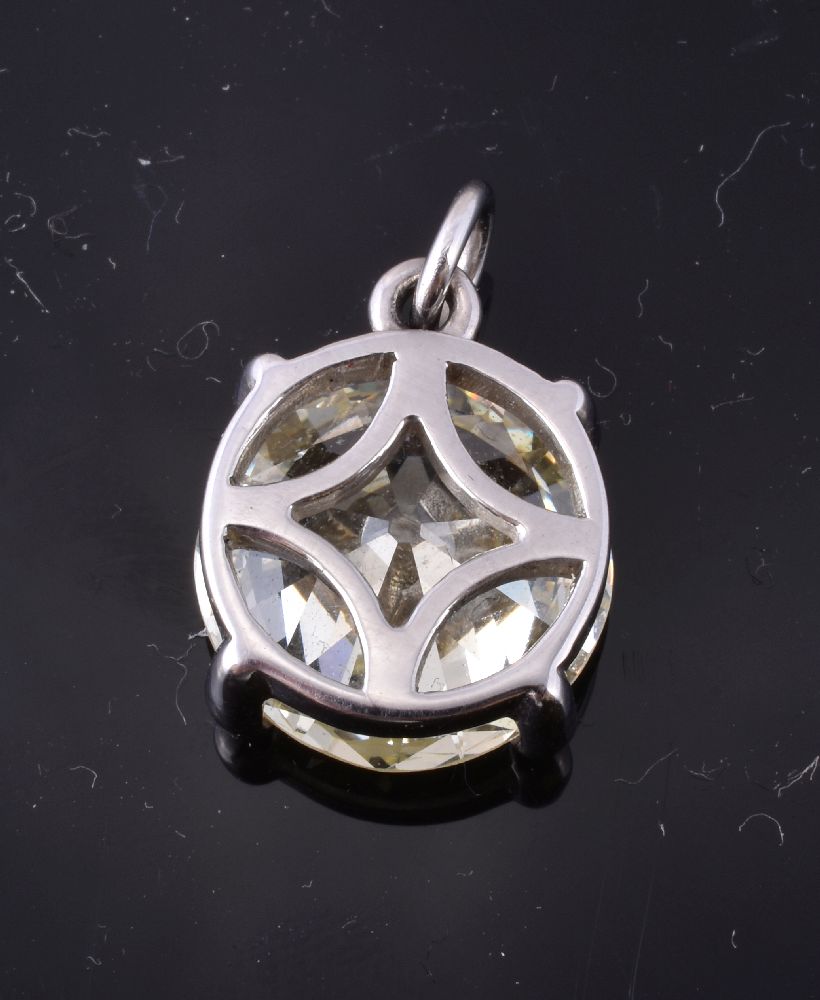 A brilliant cut diamond pendant - Image 2 of 2