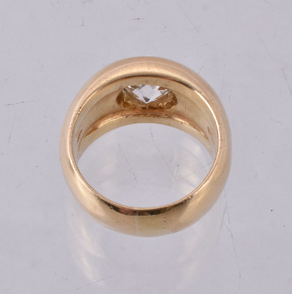 A single stone diamond ring - Image 2 of 2