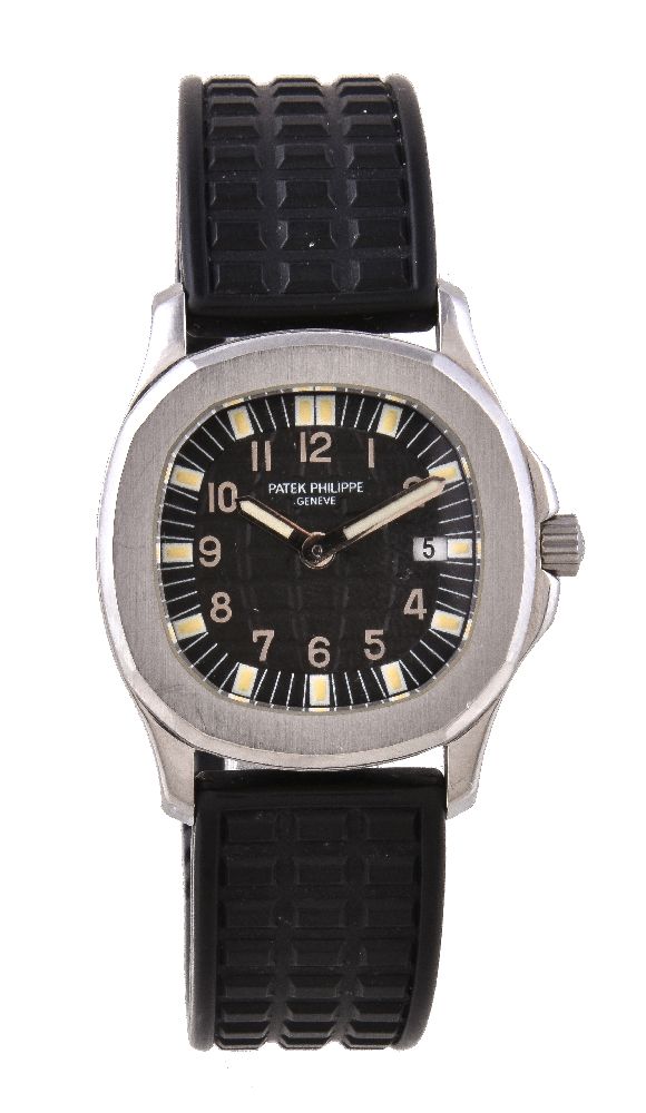 Patek Philippe, Aquanaut, ref. 4960, a lady's stainless steel wrist watch