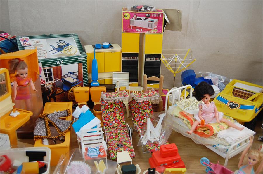 A Large Collection of Vintage Sindy & Barbie - Image 7 of 8