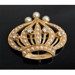 20th C. 14ct Gold Crown Brooch Set 4 Brilliant cut Diamonds and 52 Pearls