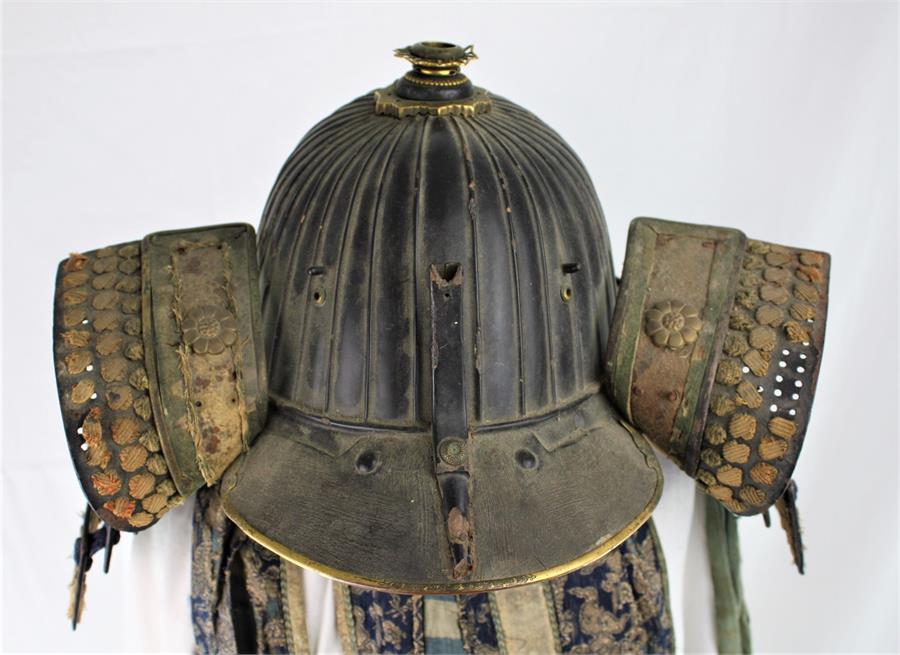 A 32 plate Suji Kabuto, Japanese Edo period with steel and silk embroidered body armour - Image 6 of 12
