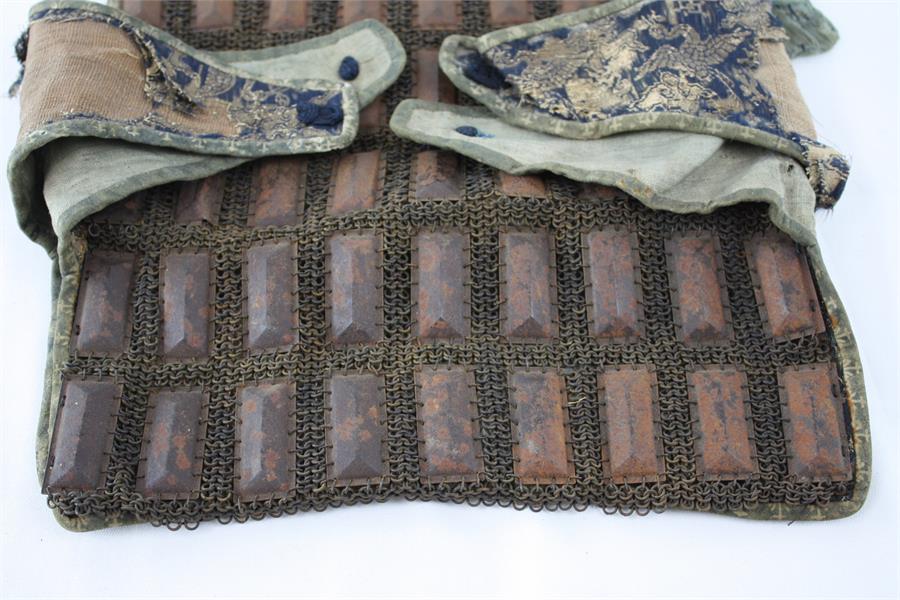 A 32 plate Suji Kabuto, Japanese Edo period with steel and silk embroidered body armour - Image 4 of 12