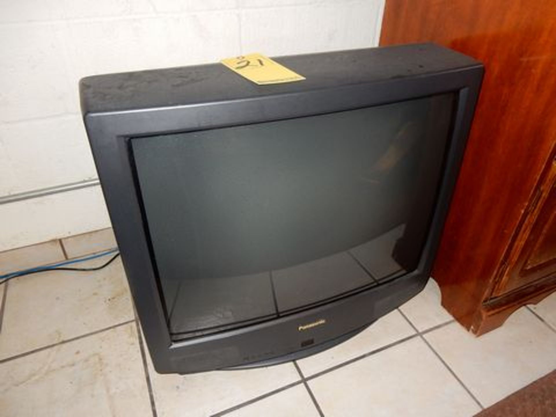 PANASONIC 28" TV