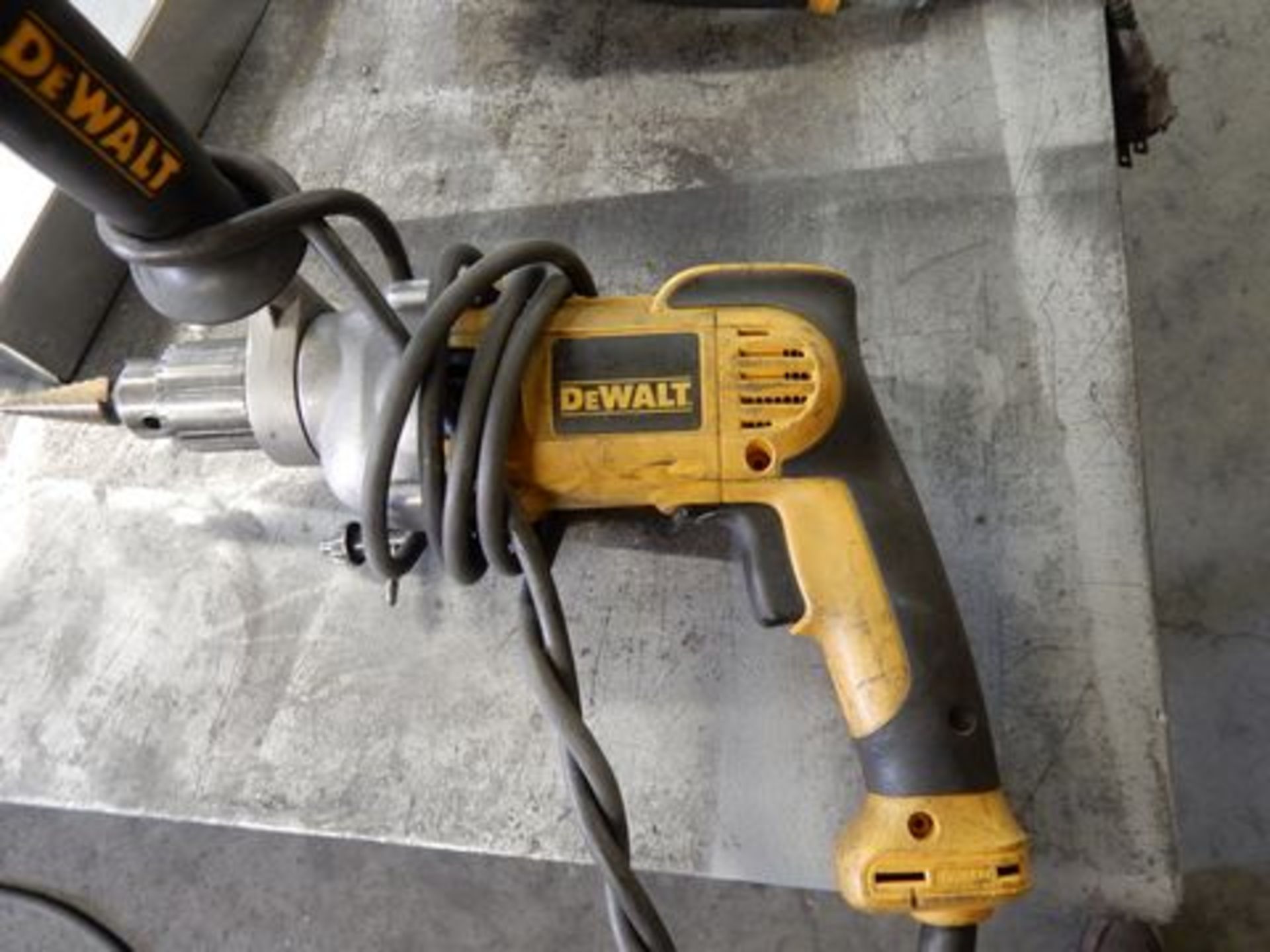 DEWALT DWD210G 1/2" VSR ELECTRIC DRILL