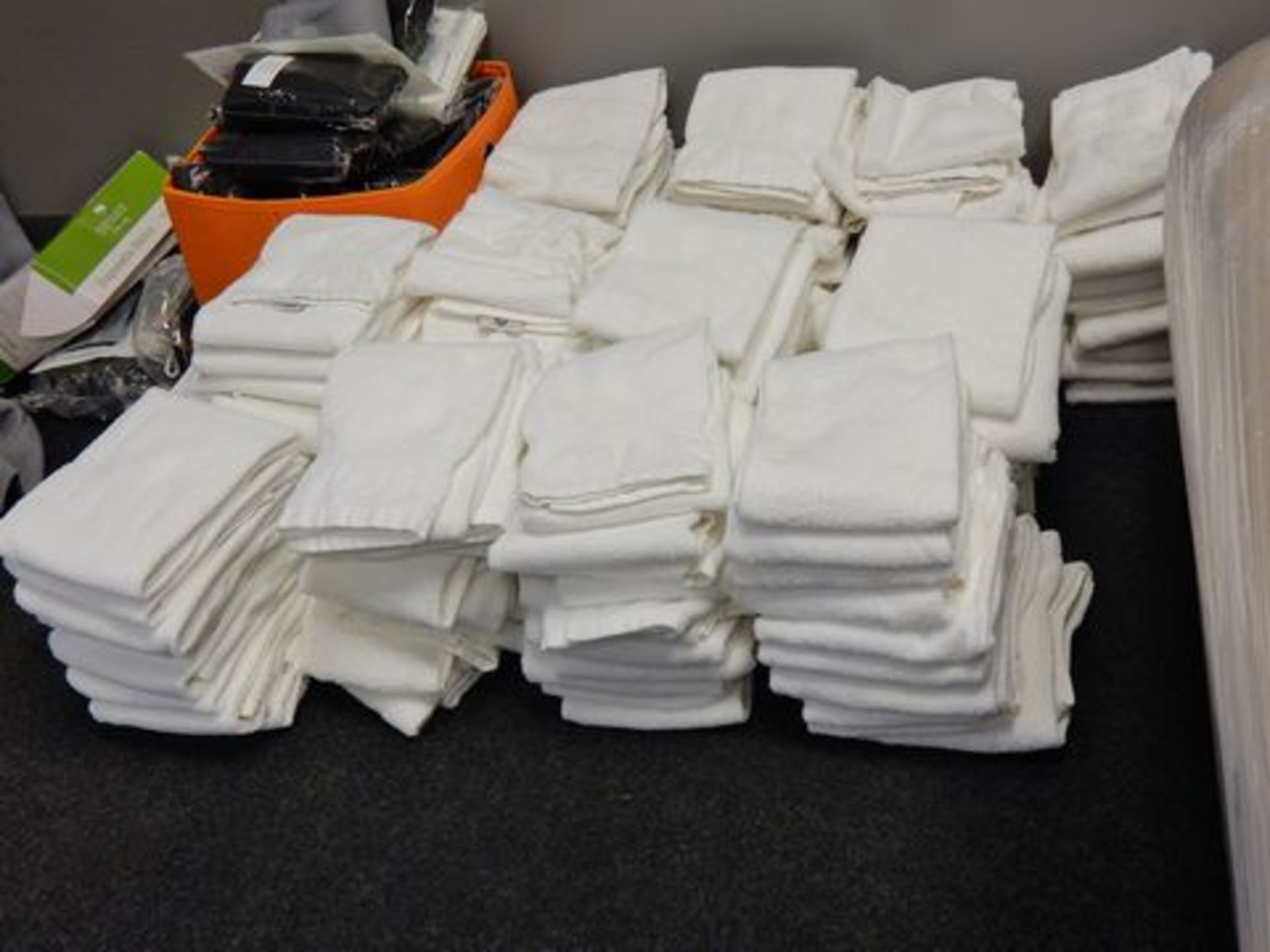 LOT (125+) WHITE HAND TOWELS