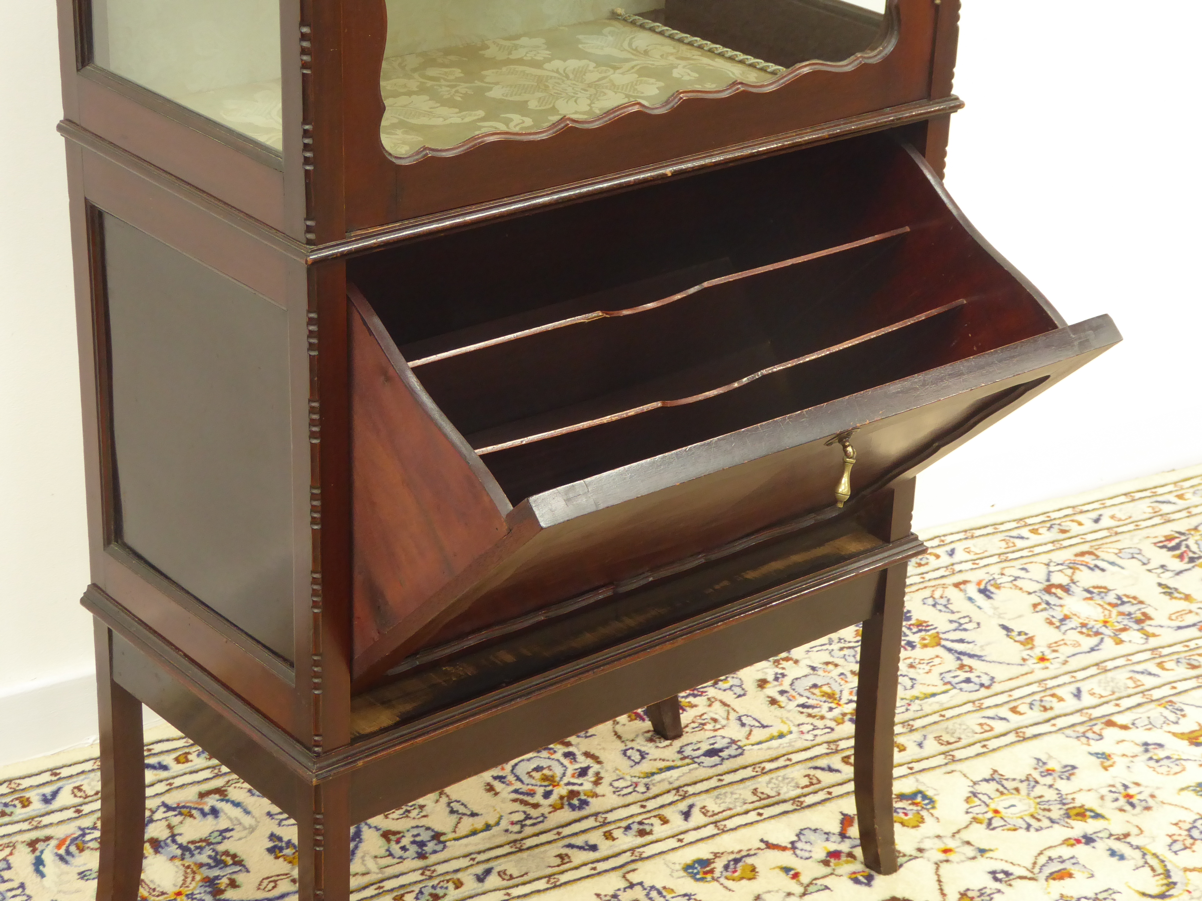 Mahogany Display Cabinet with stepped cornice enclosed by single glazed door with fall front - Image 2 of 2