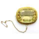 Victorian citrine brooch in 15ct gold surround Condition Report & Further Details