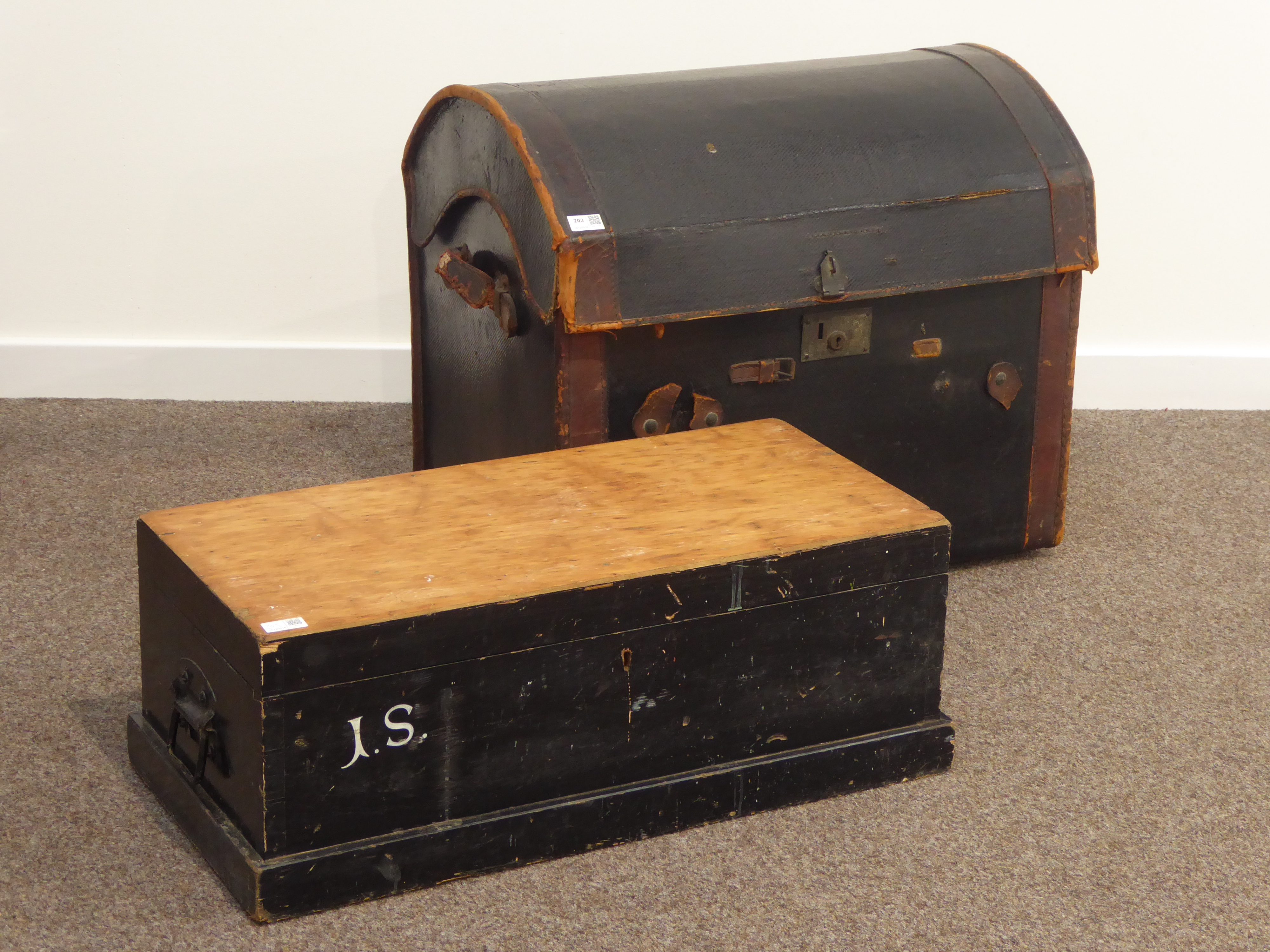 Early 20th century leather dome top travelling trunk with removable tray (W70cm, H60cm, D50cm),