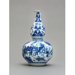 A blue and white double-gourd vase Qing Dynasty, Kangxi Period