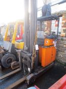 Still battery powered triple extension forklift truck, with side shift, serial no: 4188 (1989) (sold