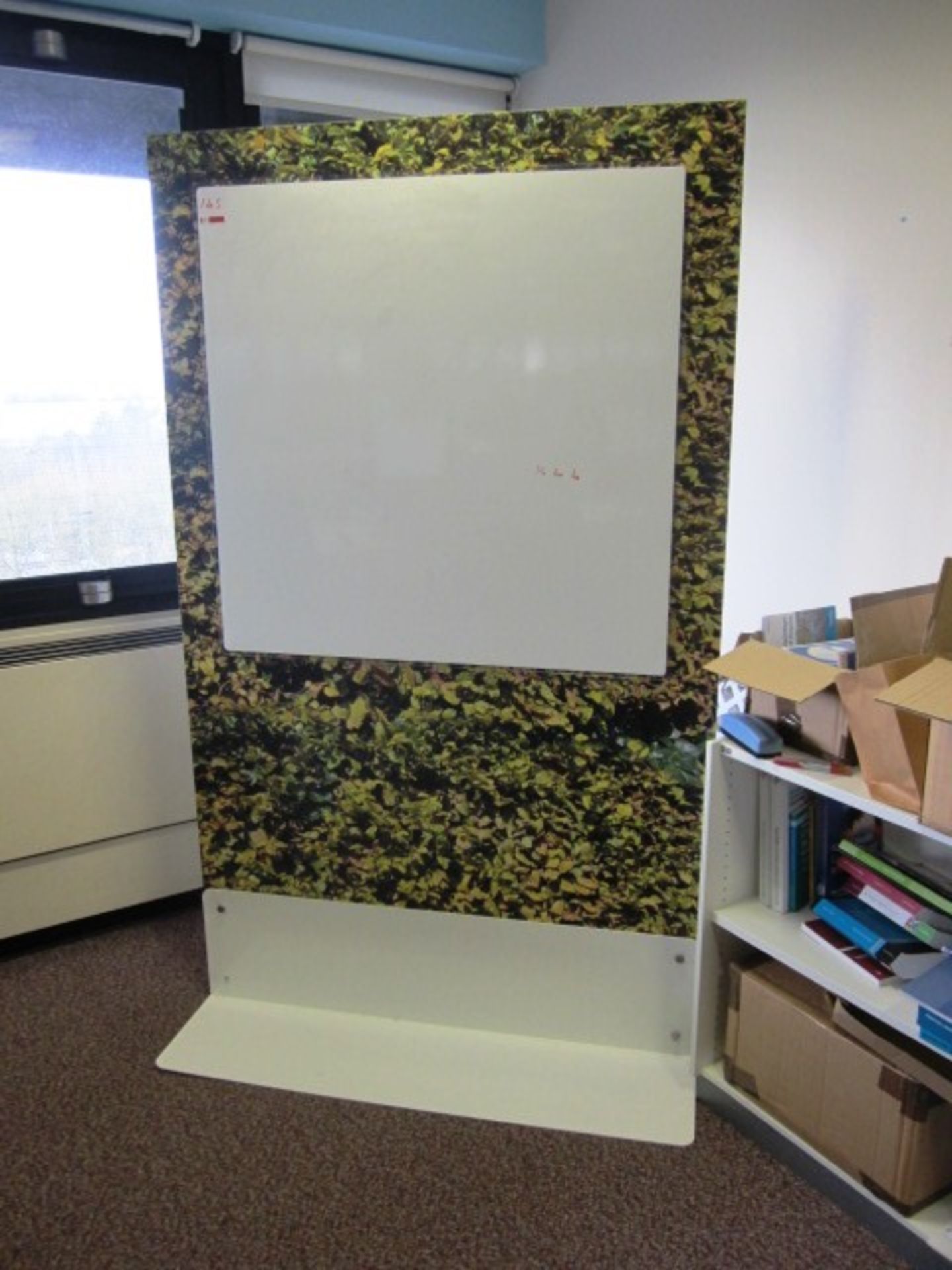 Freestanding double sided screen with integrated wipe board