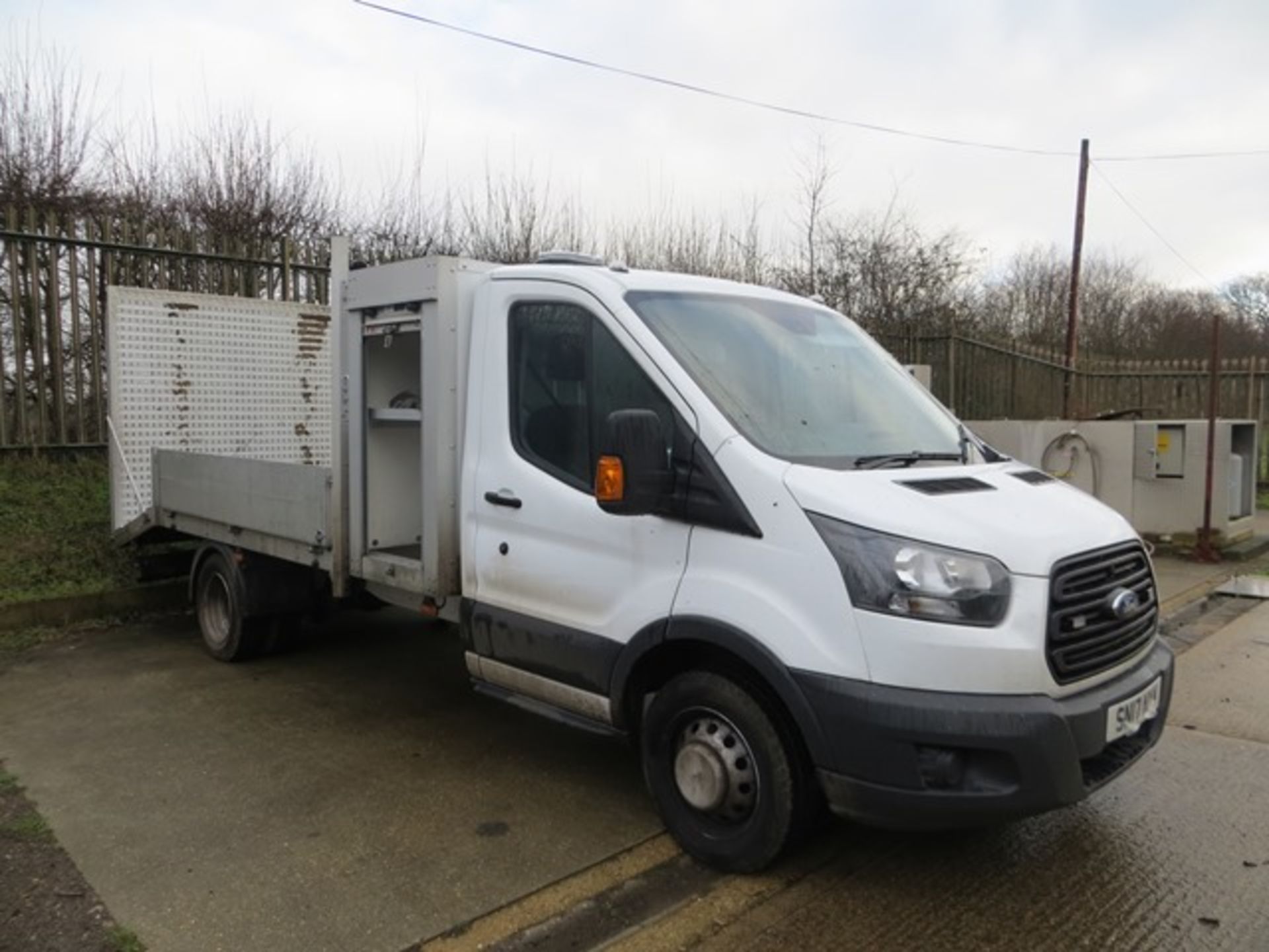 Ford Transit 350 L3 RWD diesel drop side twin wheel lorry with beaver tail. Registration Number SN17 - Image 3 of 10