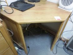 Three oak corner desk/tables, approx. length 1400mm x width 800mm