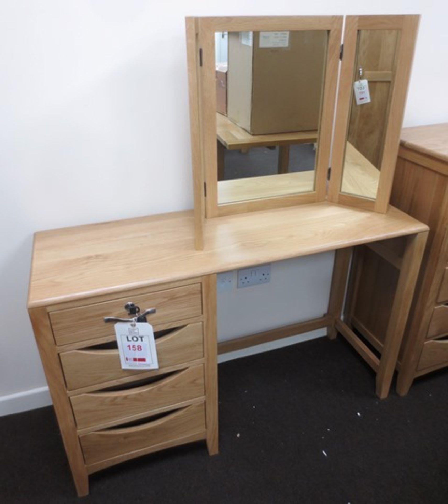 Oak framed twin 4-drawer dressing table, approx. 1200 x 40mm with matching 3-section collapsible