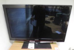 Samsung LE40B651T3W flat screen television, s/n: AZU83505BOO 238x