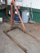 Link Hampson Ltd mobile hydraulic engine hoist, serial number A2333. The purchaser...