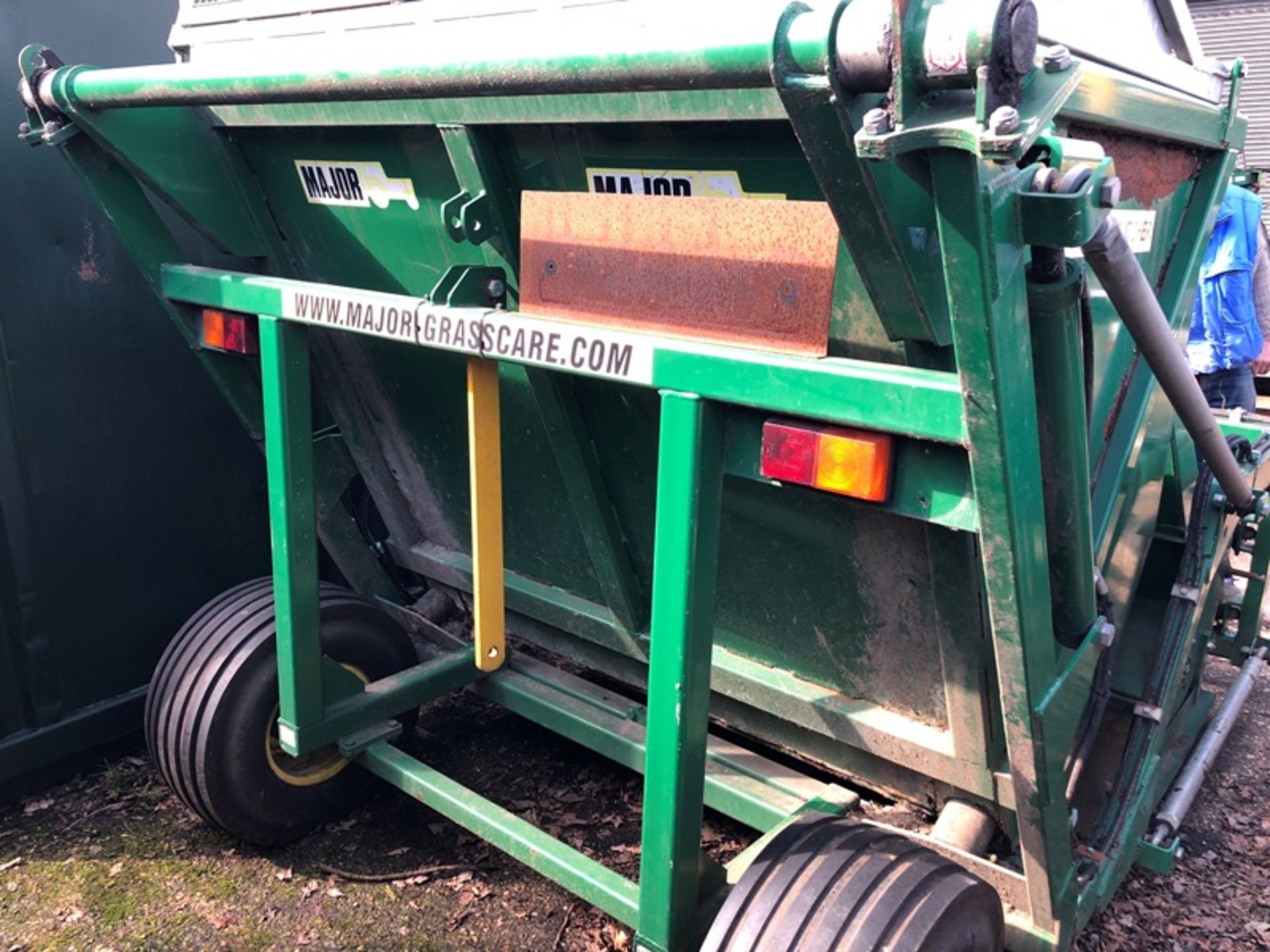 Major 2000 trailed PTO driven flail catcher (no PTO shaft present and missing hydraulic pipe) - Image 3 of 6