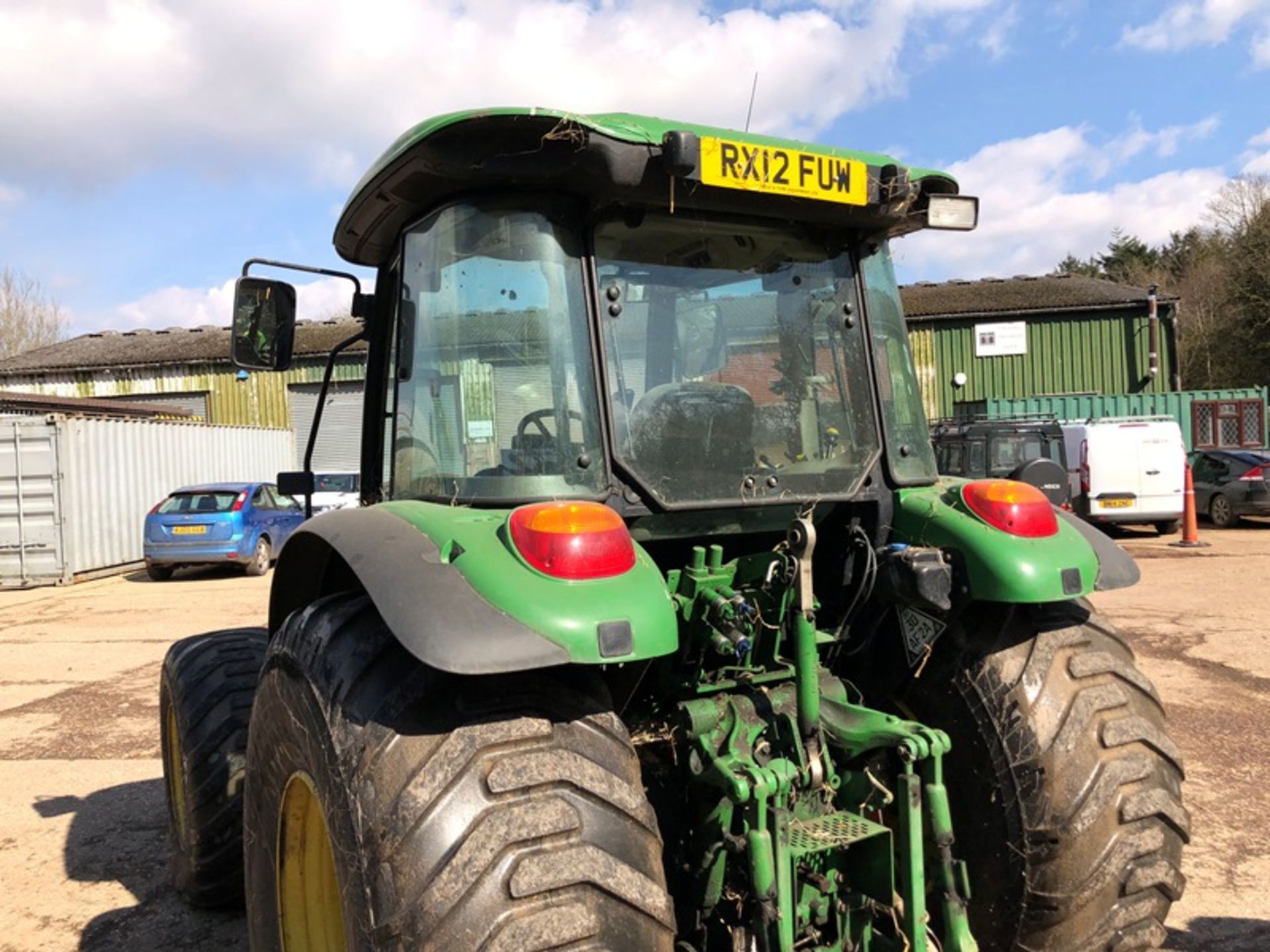 John Deere 5100M four wheel drive tractor on grassland tyres with six 50kg John Deere front - Image 2 of 10