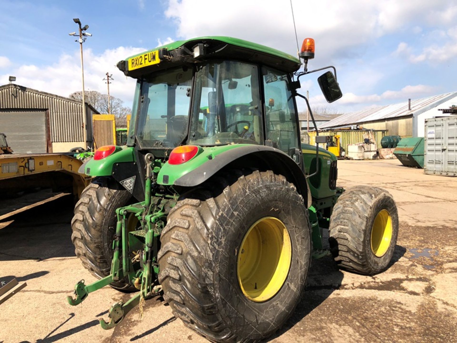 John Deere 5100M four wheel drive tractor on grassland tyres with six 50kg John Deere front - Image 7 of 10