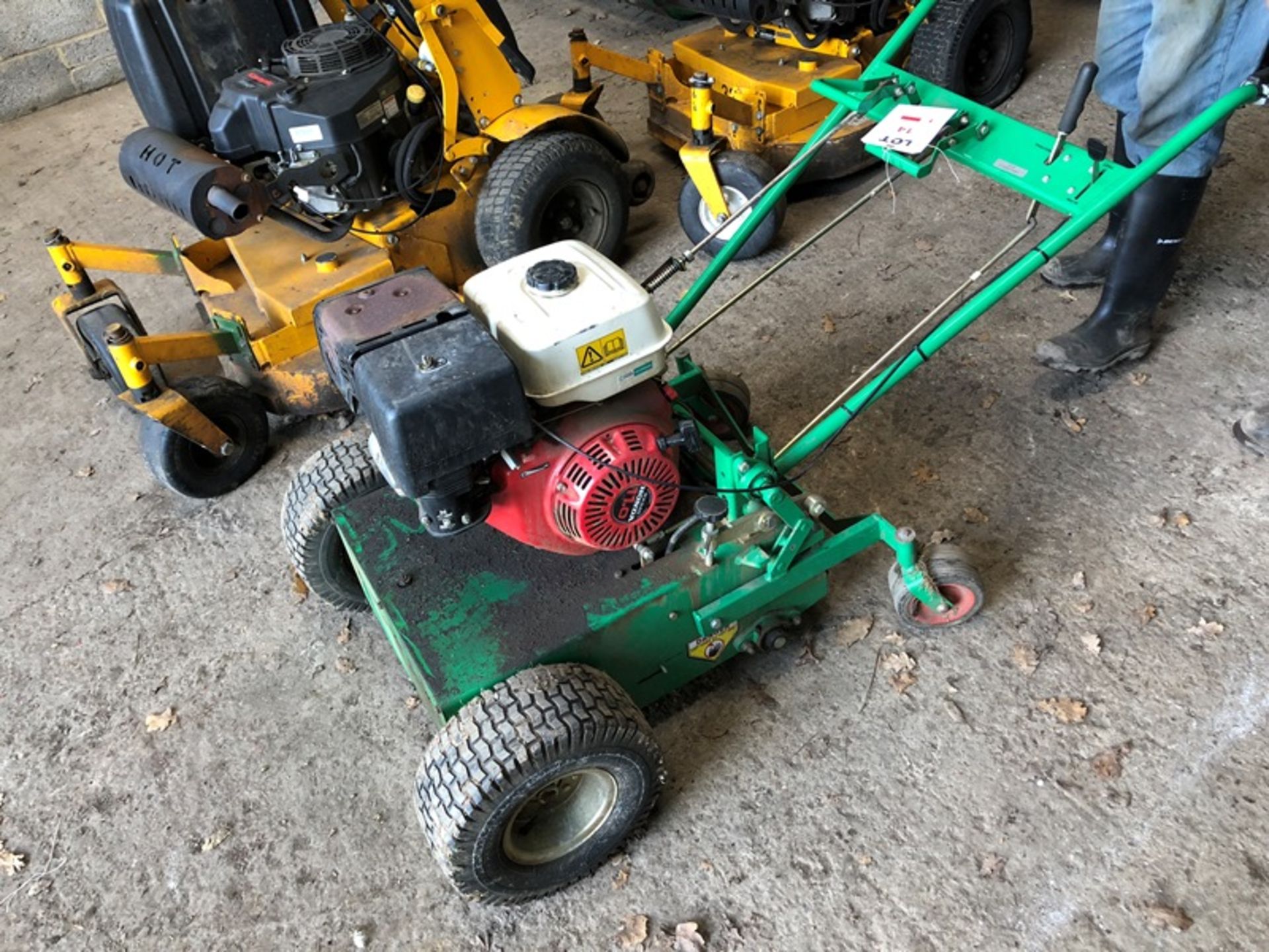 Graden Scarifier lawn aerator with Honda GX340 11.00 hp petrol engine (broken arms for spares or - Image 3 of 5