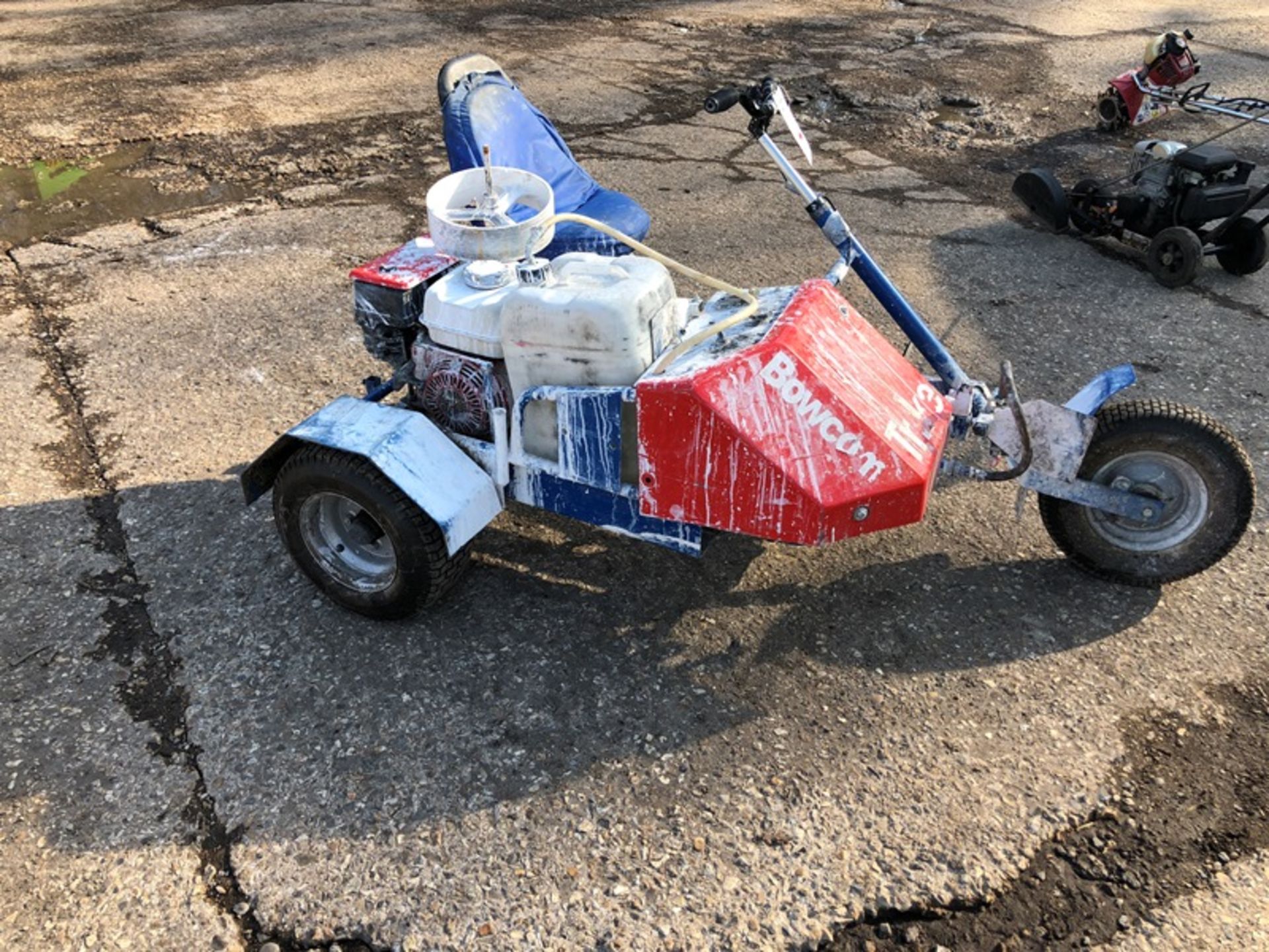 Bowcom Trike ride on pitch lining trike with Honda petrol engine - Image 2 of 5