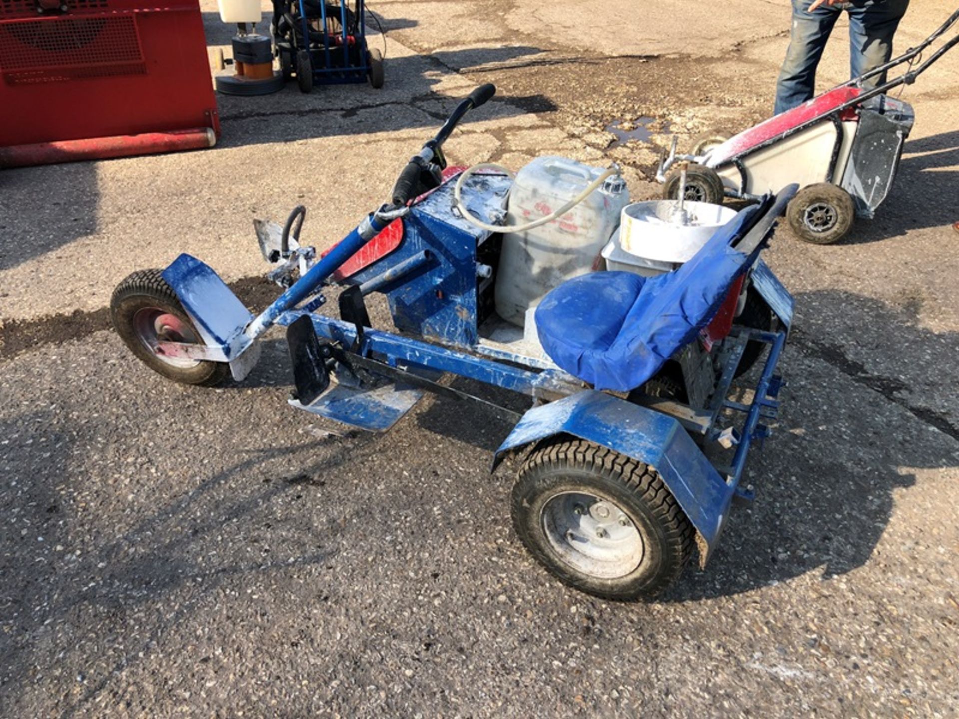 Bowcom Trike ride on pitch lining trike with Honda petrol engine - Image 5 of 5