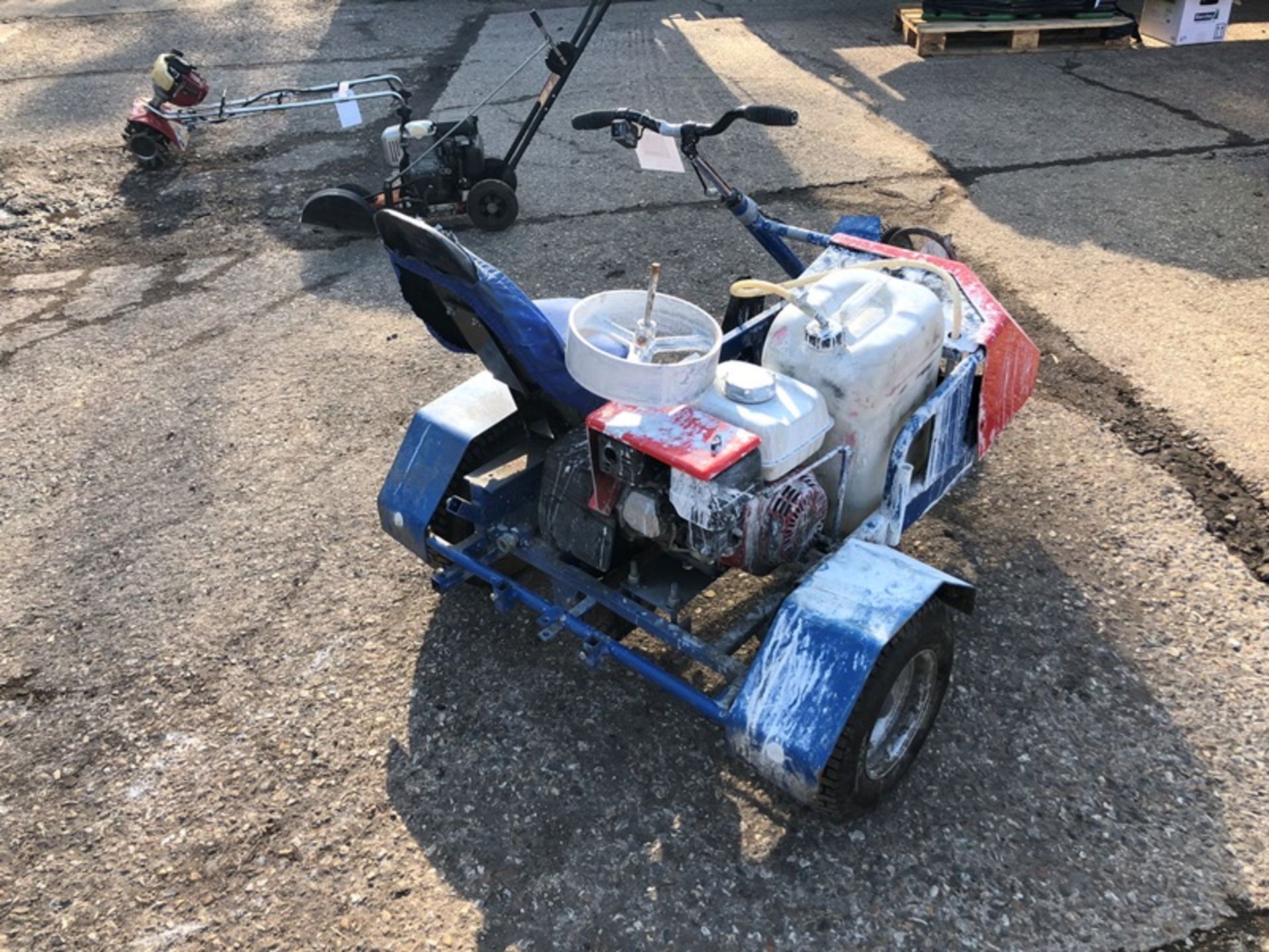 Bowcom Trike ride on pitch lining trike with Honda petrol engine - Image 4 of 5