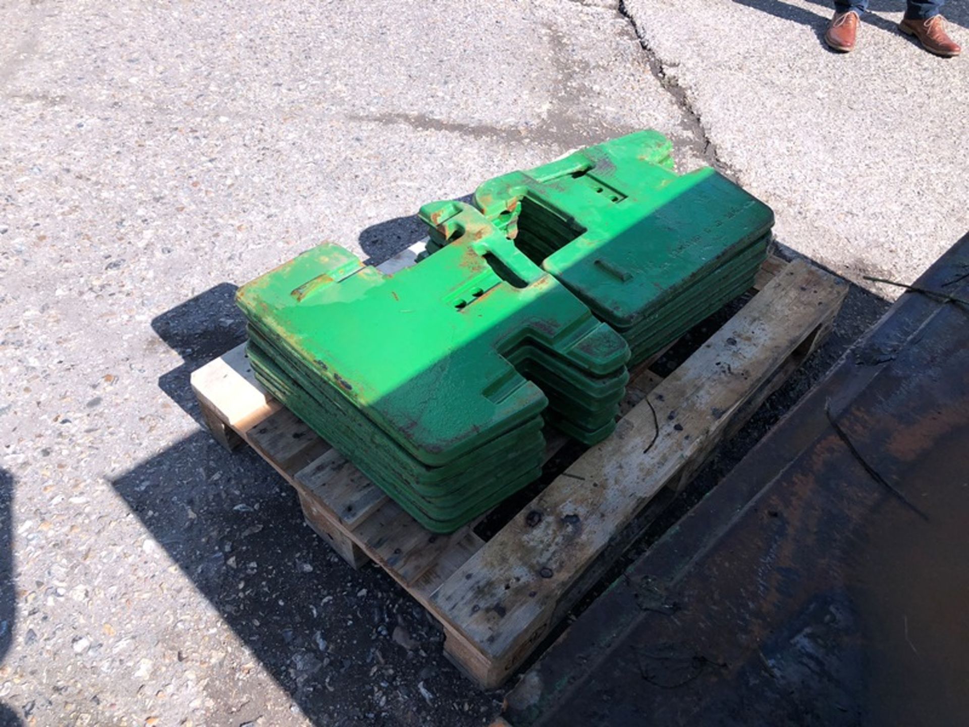 11 x 50kg John Deere tractor weights - Image 4 of 4