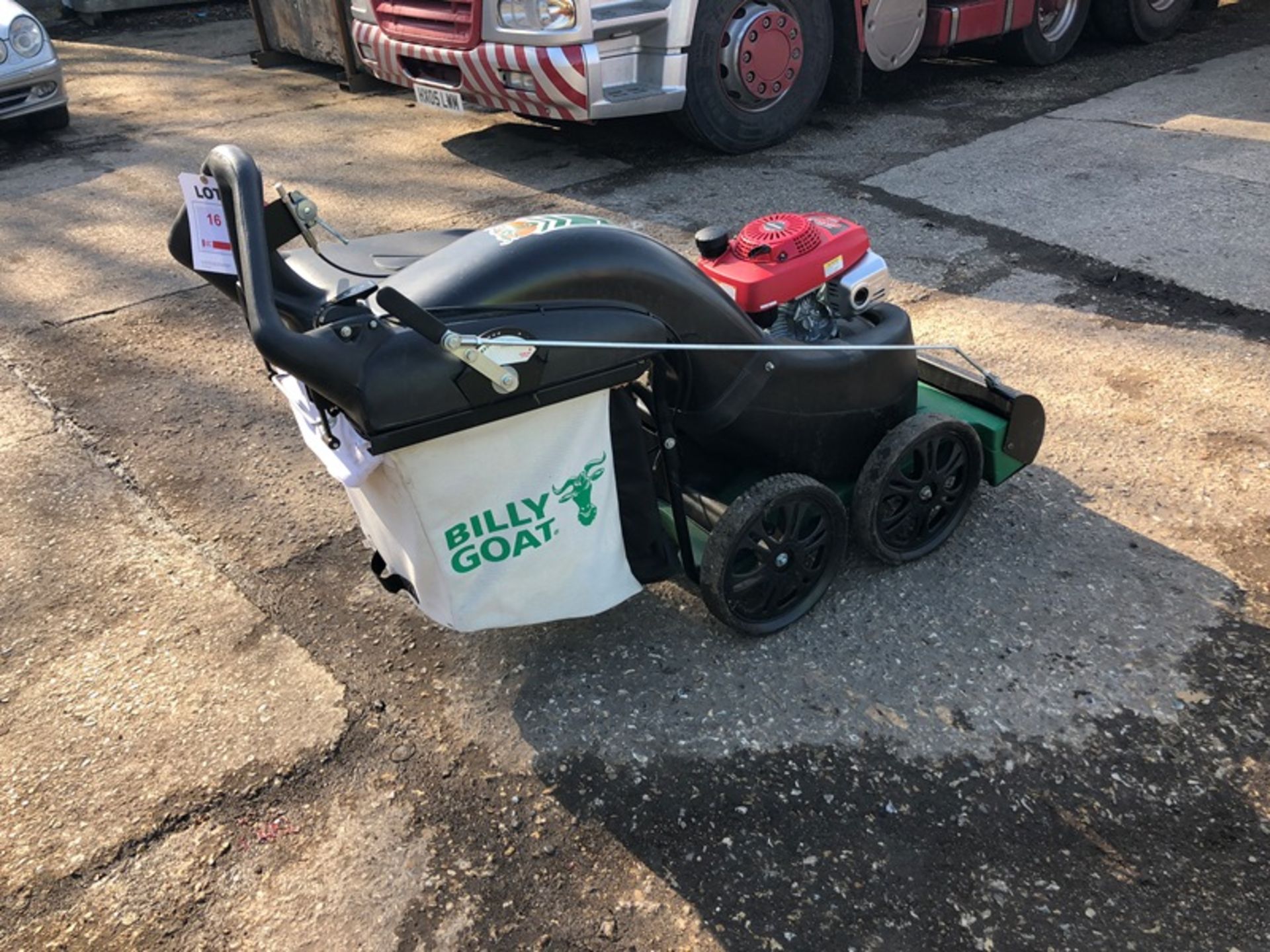 Billy Goat MV650SPH wheeled leaf vacuum with Honda GSV190 petrol engine Serial No. 121415049 - Image 3 of 6