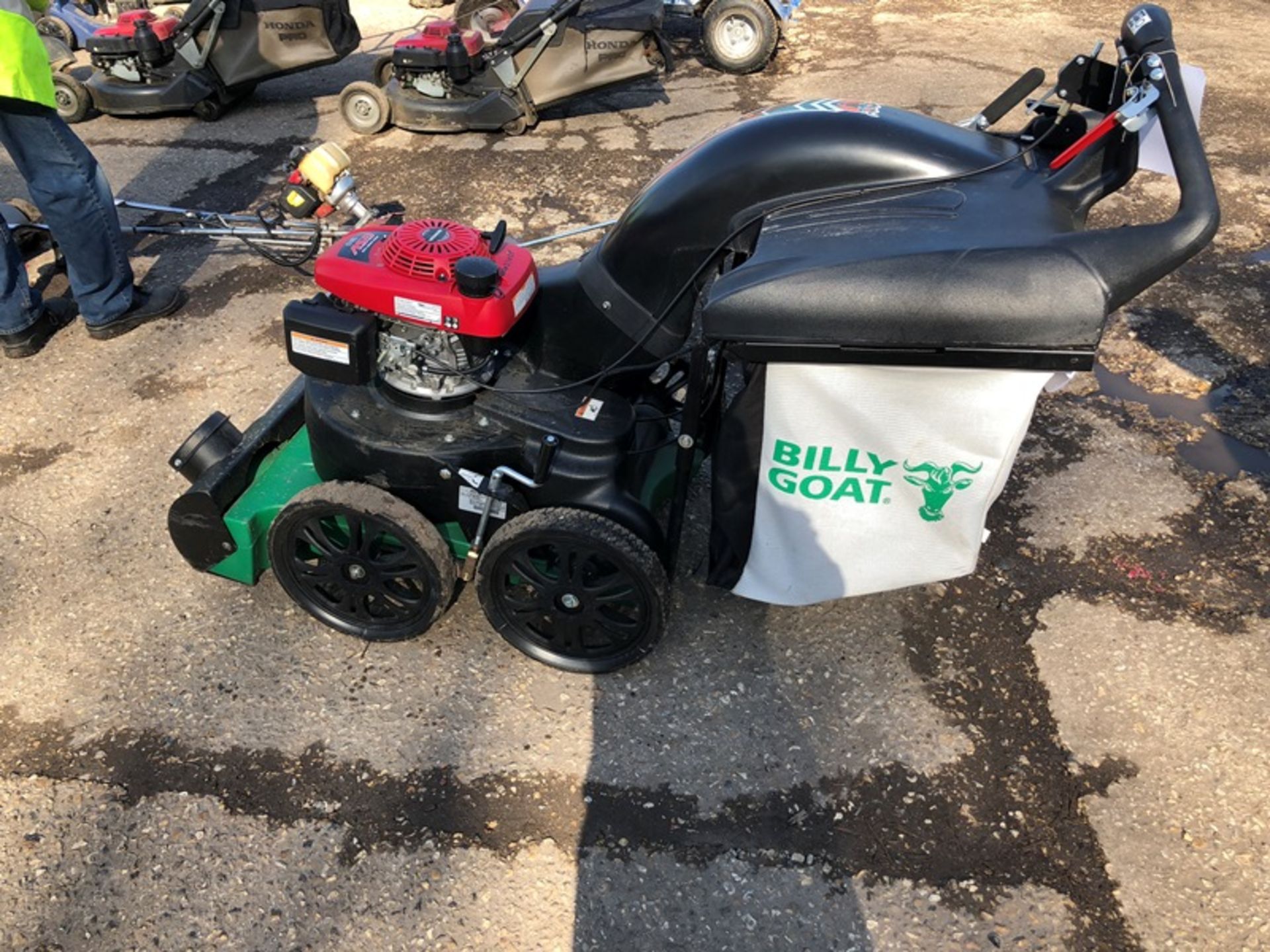 Billy Goat MV650SPH wheeled leaf vacuum with Honda GSV190 petrol engine Serial No. 121415049 - Image 2 of 6