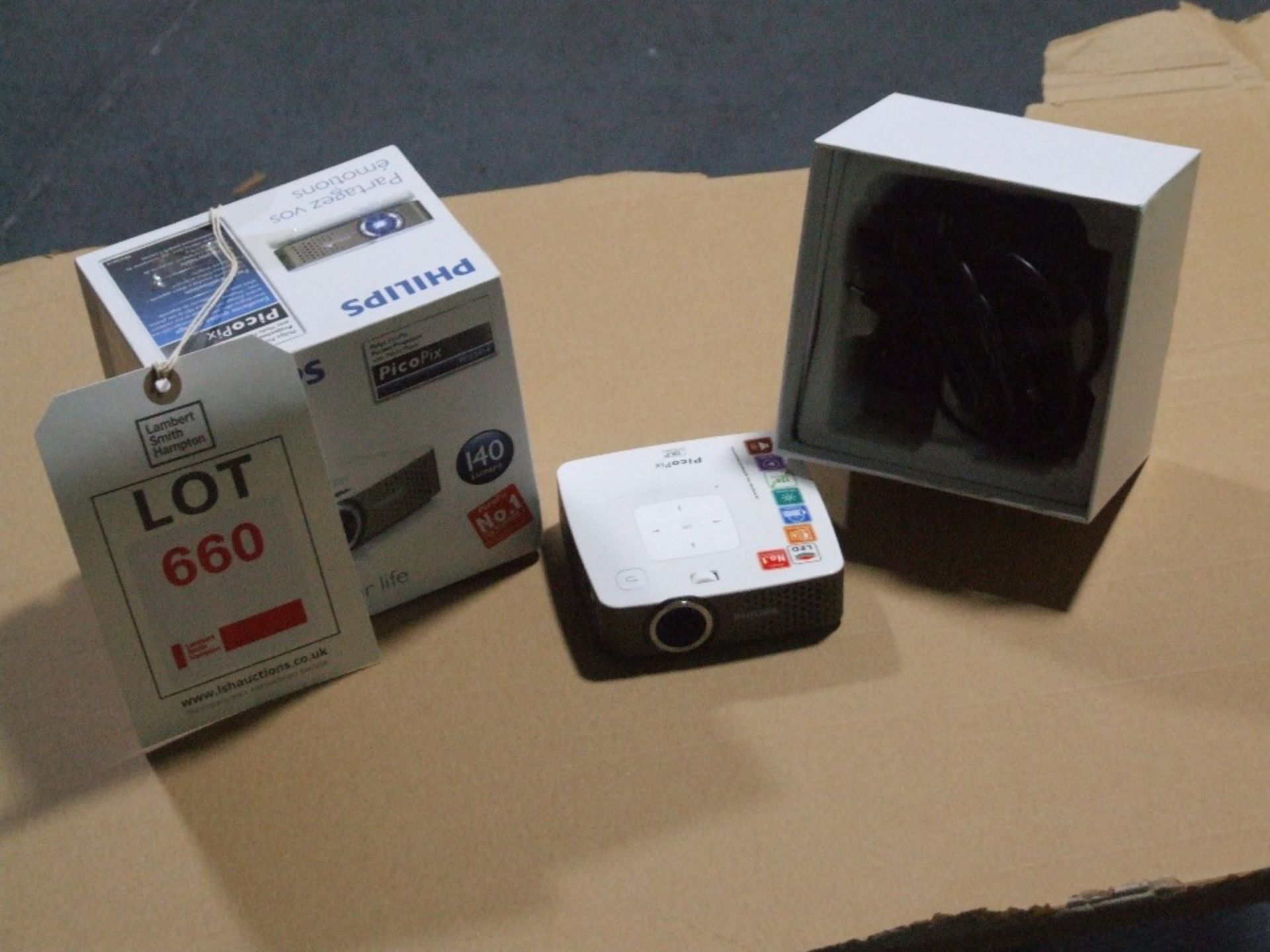 Philips PicoPix PPX3414 pocket projector, boxed, with remote control & AC adaptor
