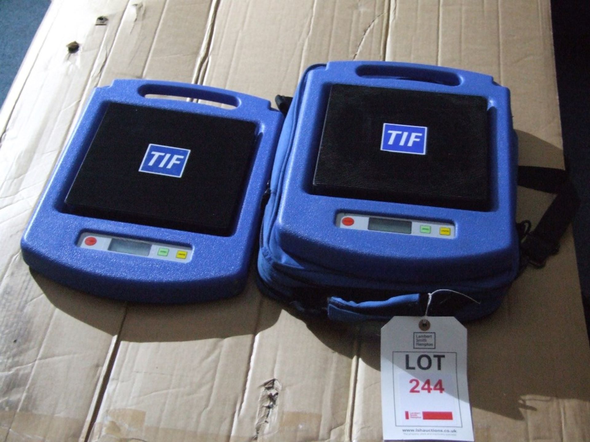 2 - TIF 9030 Compact Refrigerant Digital Scales