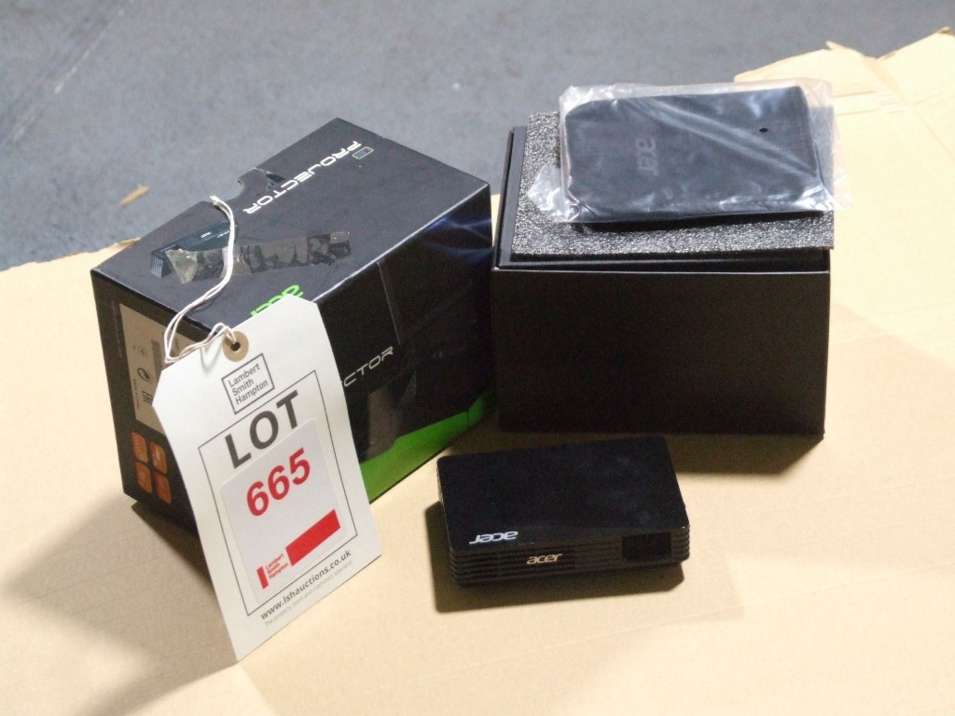Acer C120 LED pocket projector, boxed, with AC adaptor and case