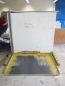 Polar Mohr paper lift, model L100-W-6, machine number 637/2037 (1996), pallet size 1480mm x