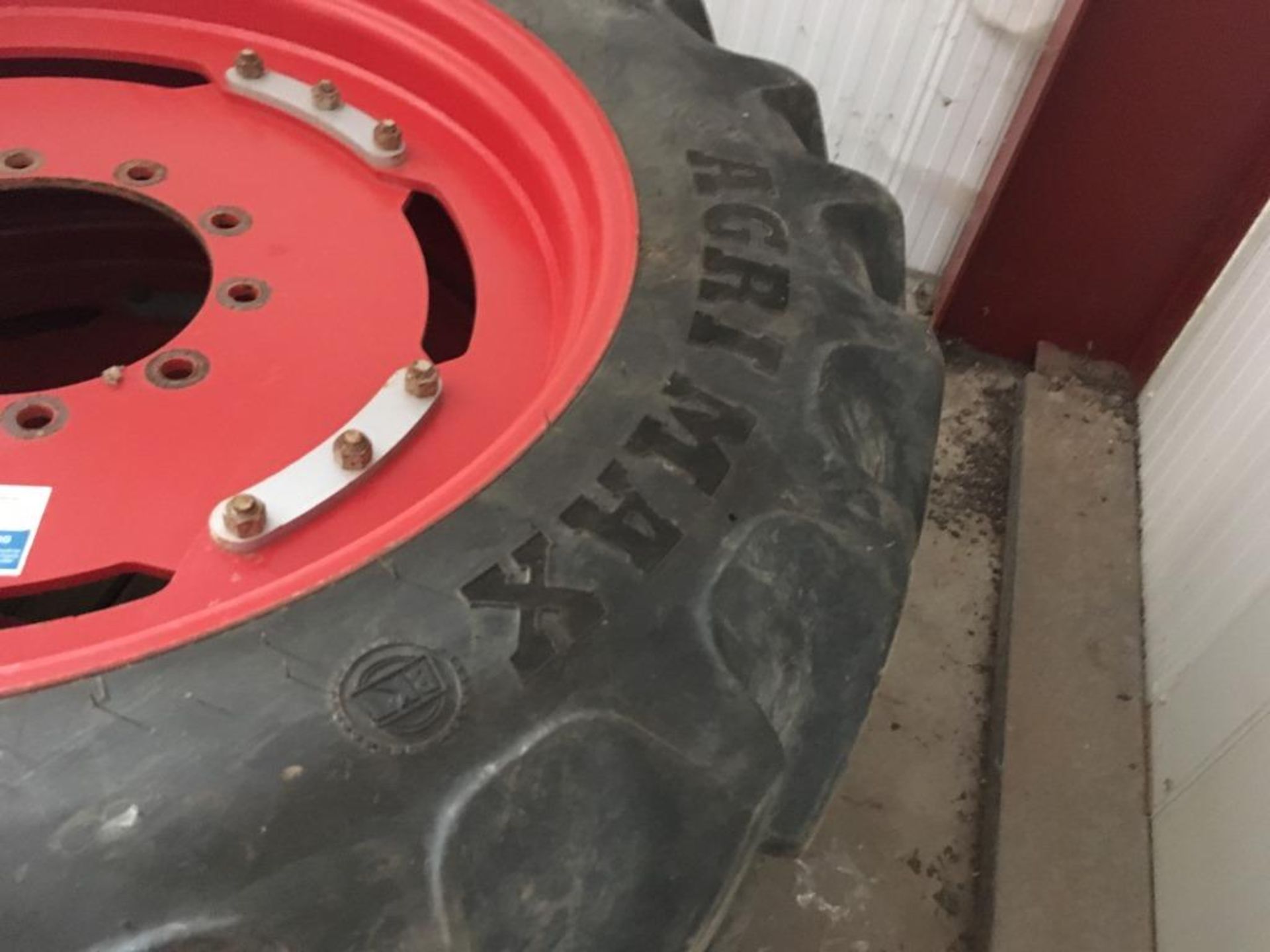 A set of row crop wheels and tyres, rear: Goodyear RT800 380/90R50, front: Agrimax RT855 340/85R36 - Image 6 of 9