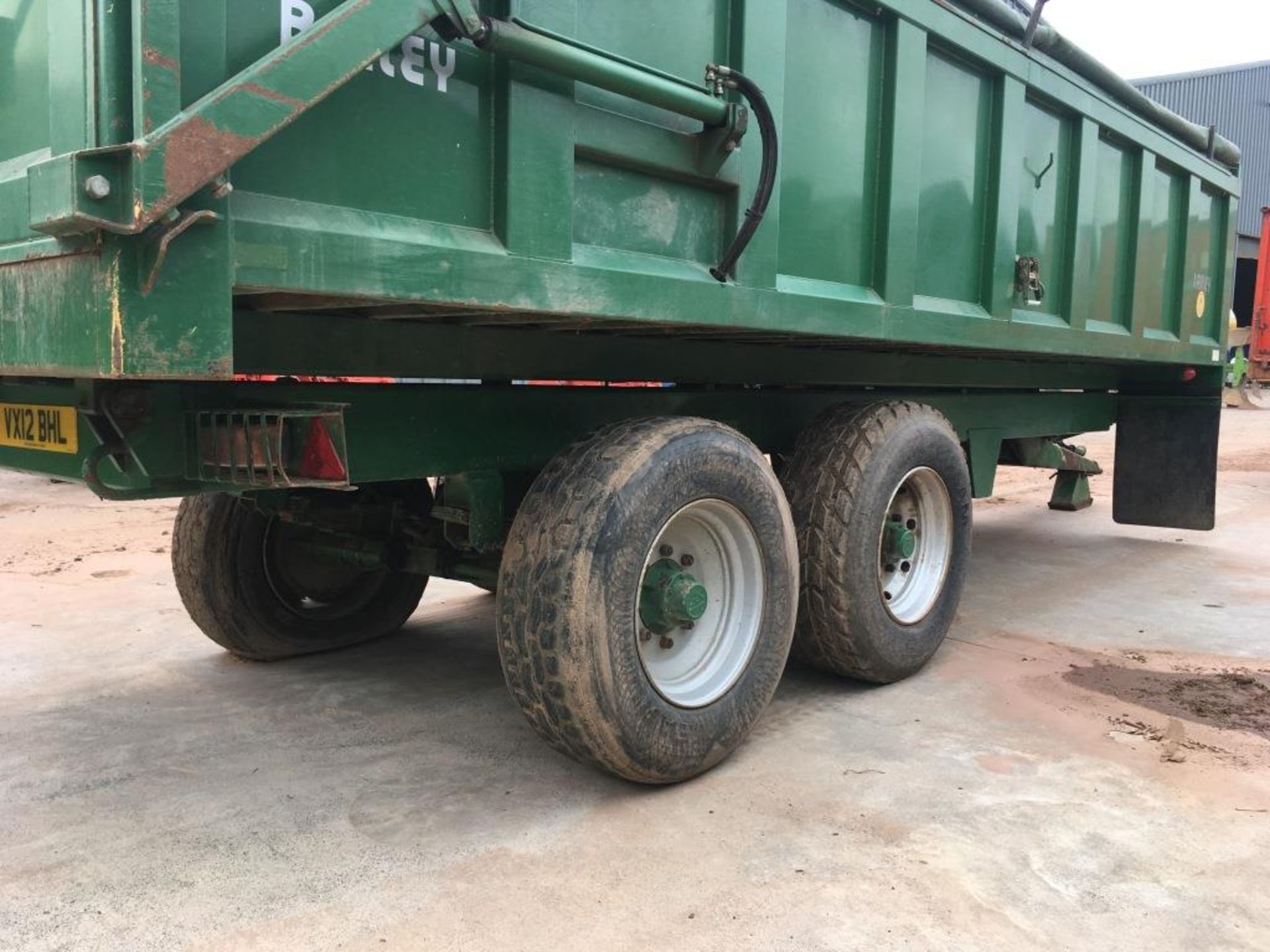 Bailey 14 ton twin axle tipping root trailer, super singles, serial number: 5905.14T (2005) - Image 6 of 9