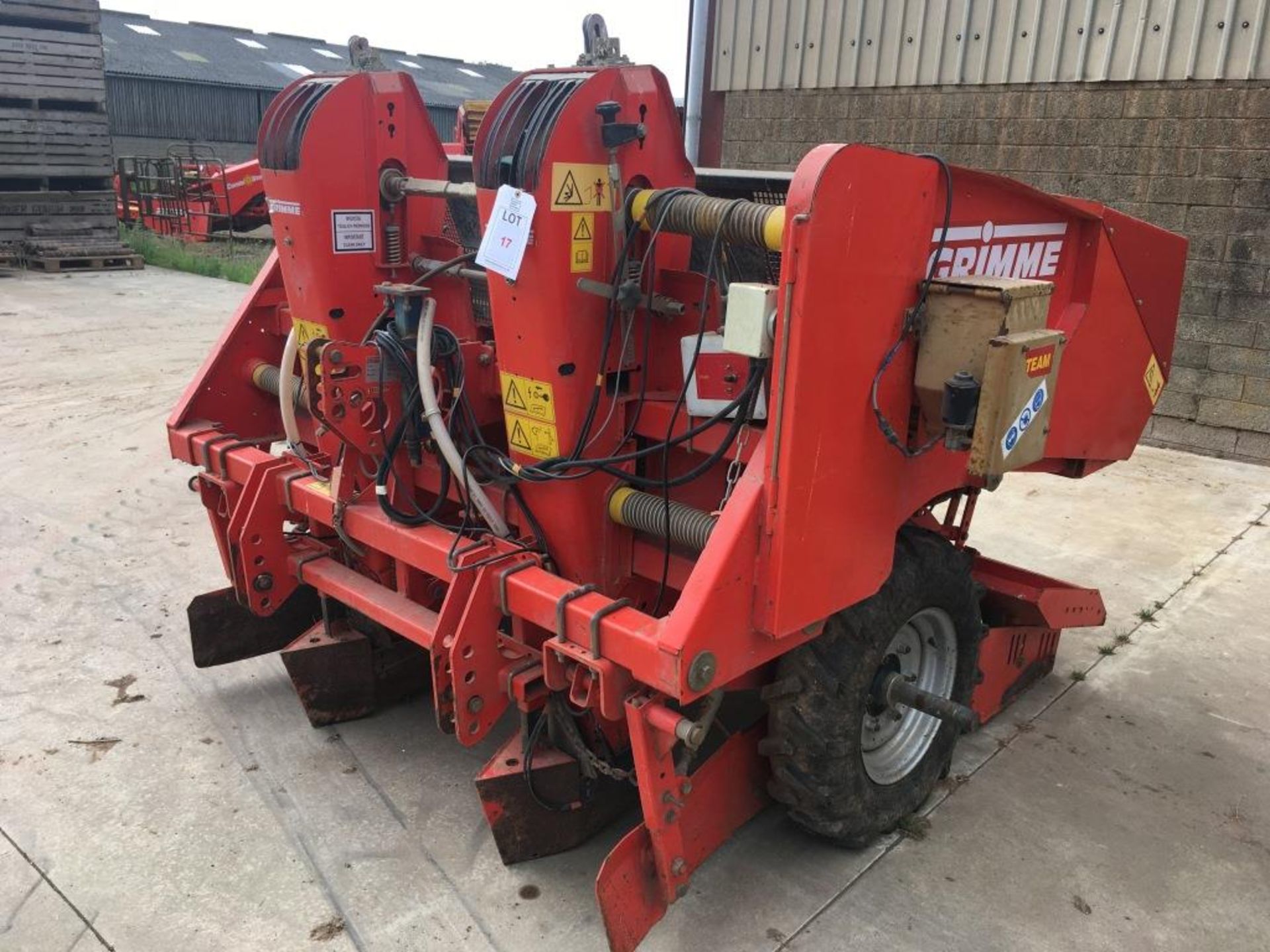 Grimme GL32B potato planter serial number: 22200278 (2001) (missing guarding) - Bild 2 aus 8